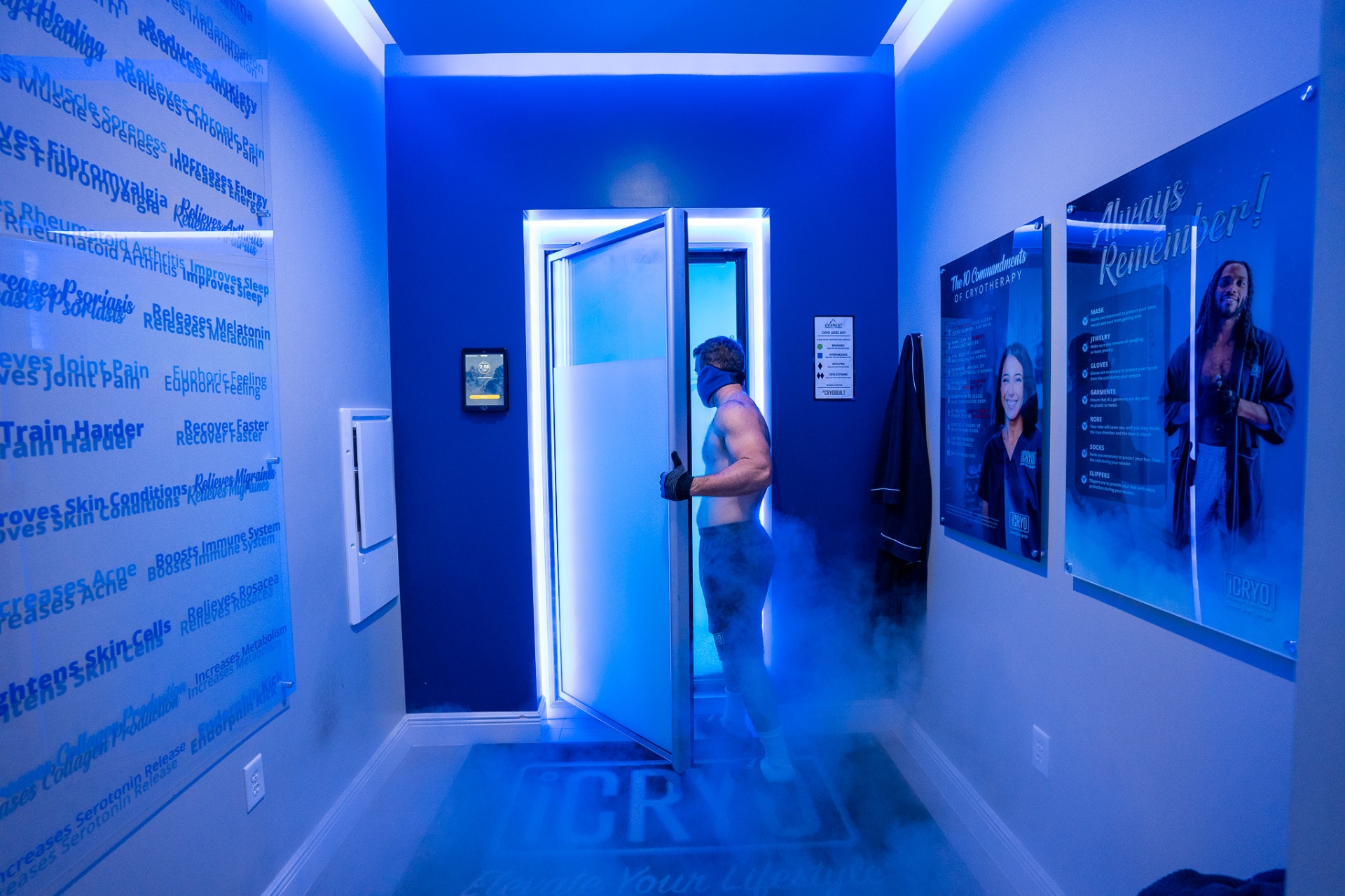 iCRYO Port St. Lucie cryotherapy chamber room
